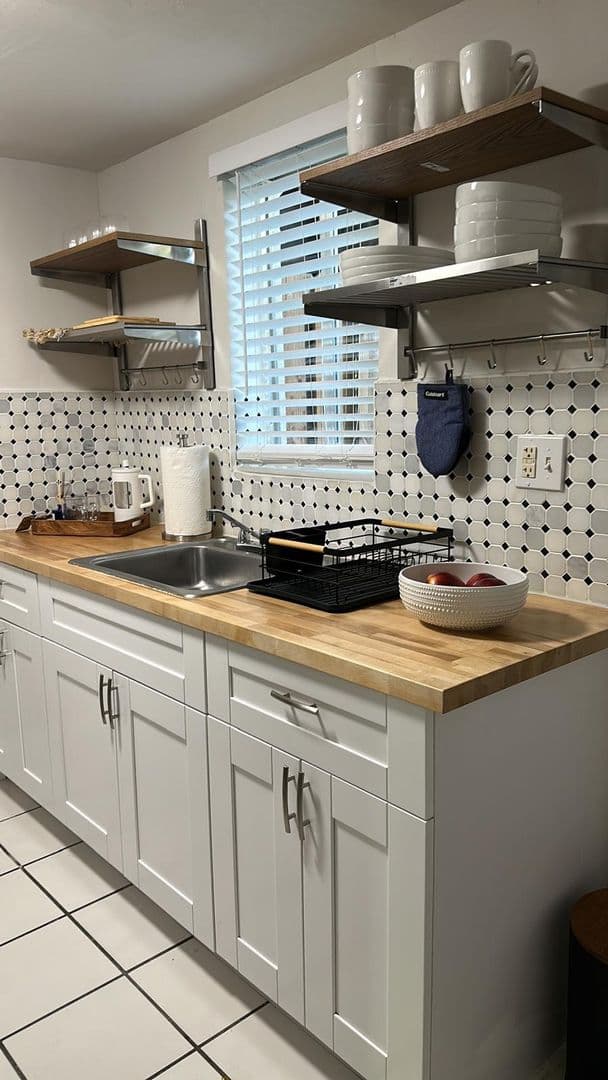 COCONUT GROVE Apartment: 2900 BIRD AVENUE