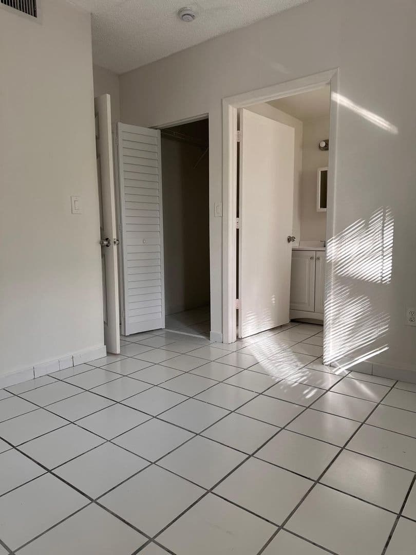 HIALEAH Apartment: 134 EAST 9TH STREET