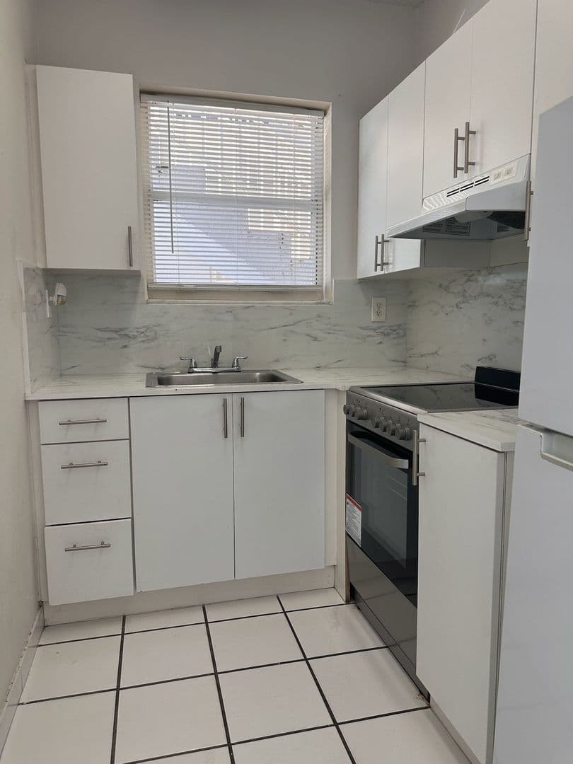 HIALEAH Apartment: 134 EAST 9TH STREET