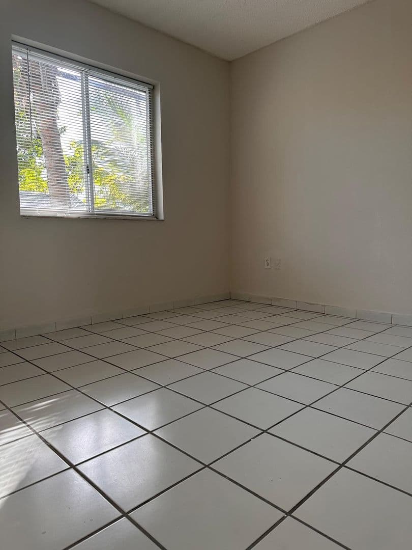 HIALEAH Apartment: 134 EAST 9TH STREET