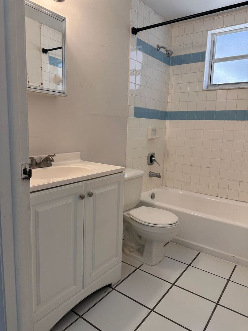 HIALEAH Apartment: 134 EAST 9TH STREET