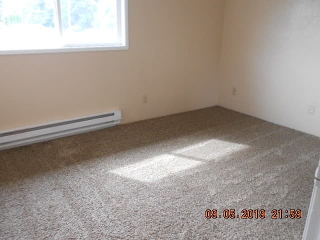 Hoquiam Apartment: 419 Queen Ave