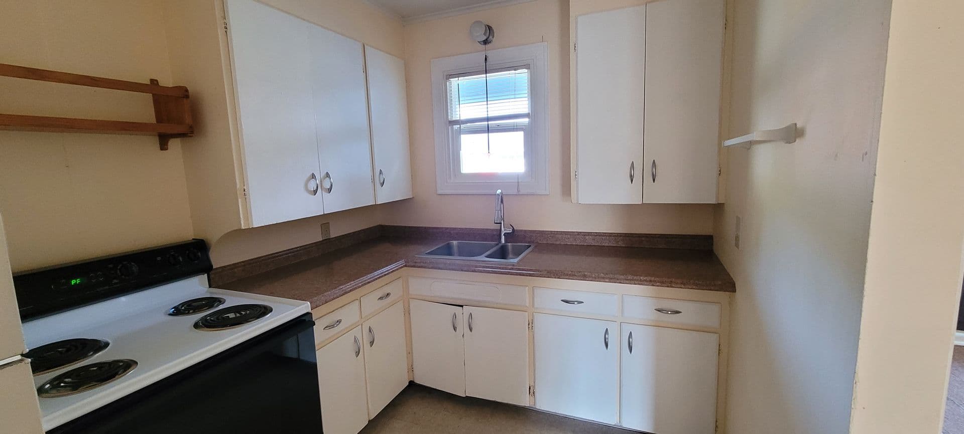 Hoquiam Apartment: 217 Filmore Street