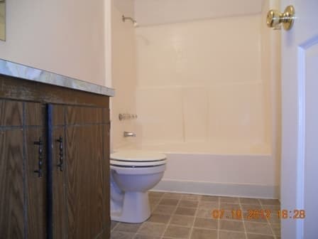 Hoquiam Apartment: 419 Queen Ave