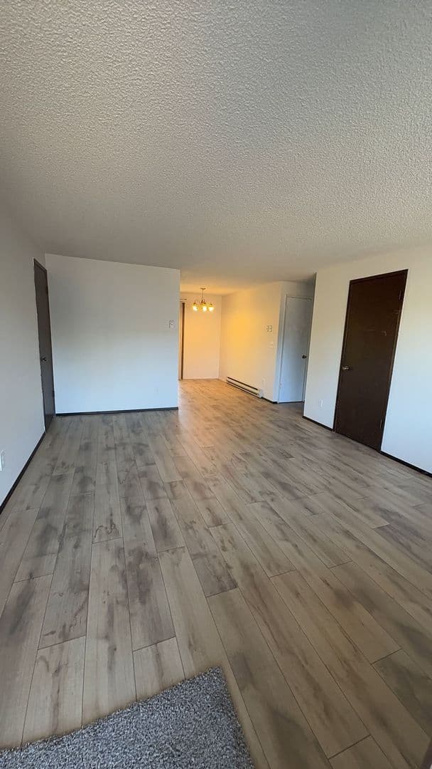 Montesano Apartment: 1405 East Beacon Avenue
