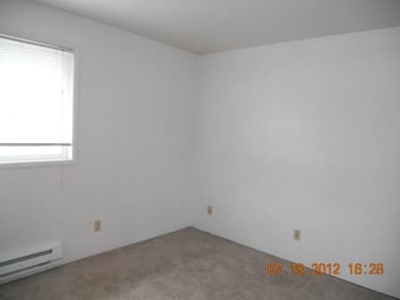 Hoquiam Apartment: 419 Queen Ave