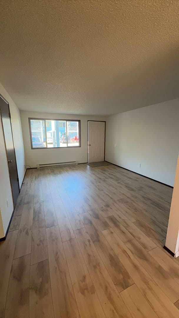 Montesano Apartment: 1405 East Beacon Avenue