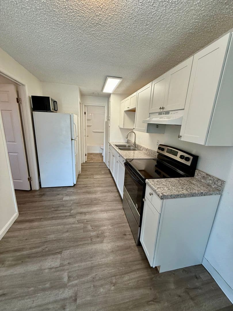 Aberdeen Apartment: Harding Rd