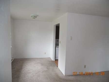 Hoquiam Apartment: 419 Queen Ave