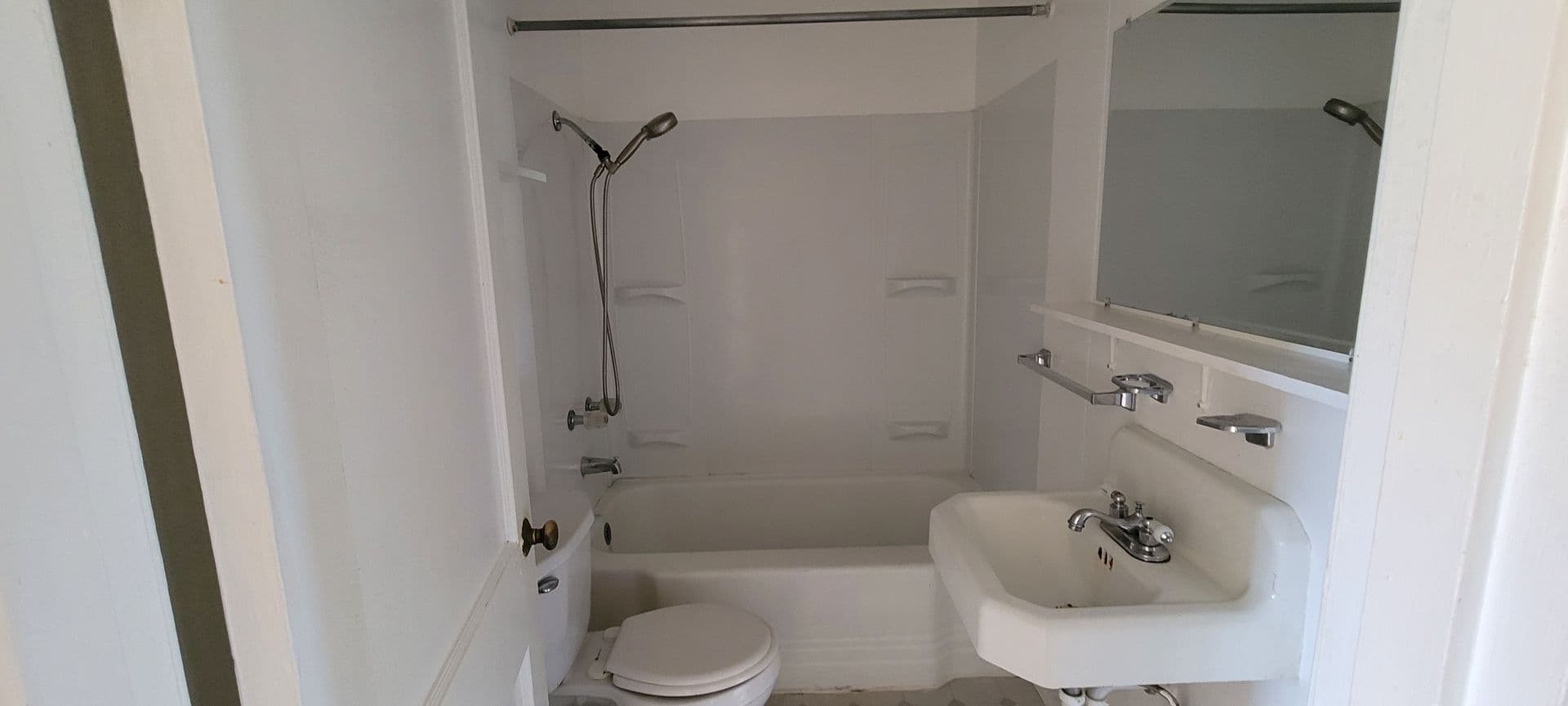 Hoquiam Apartment: 217 Filmore Street