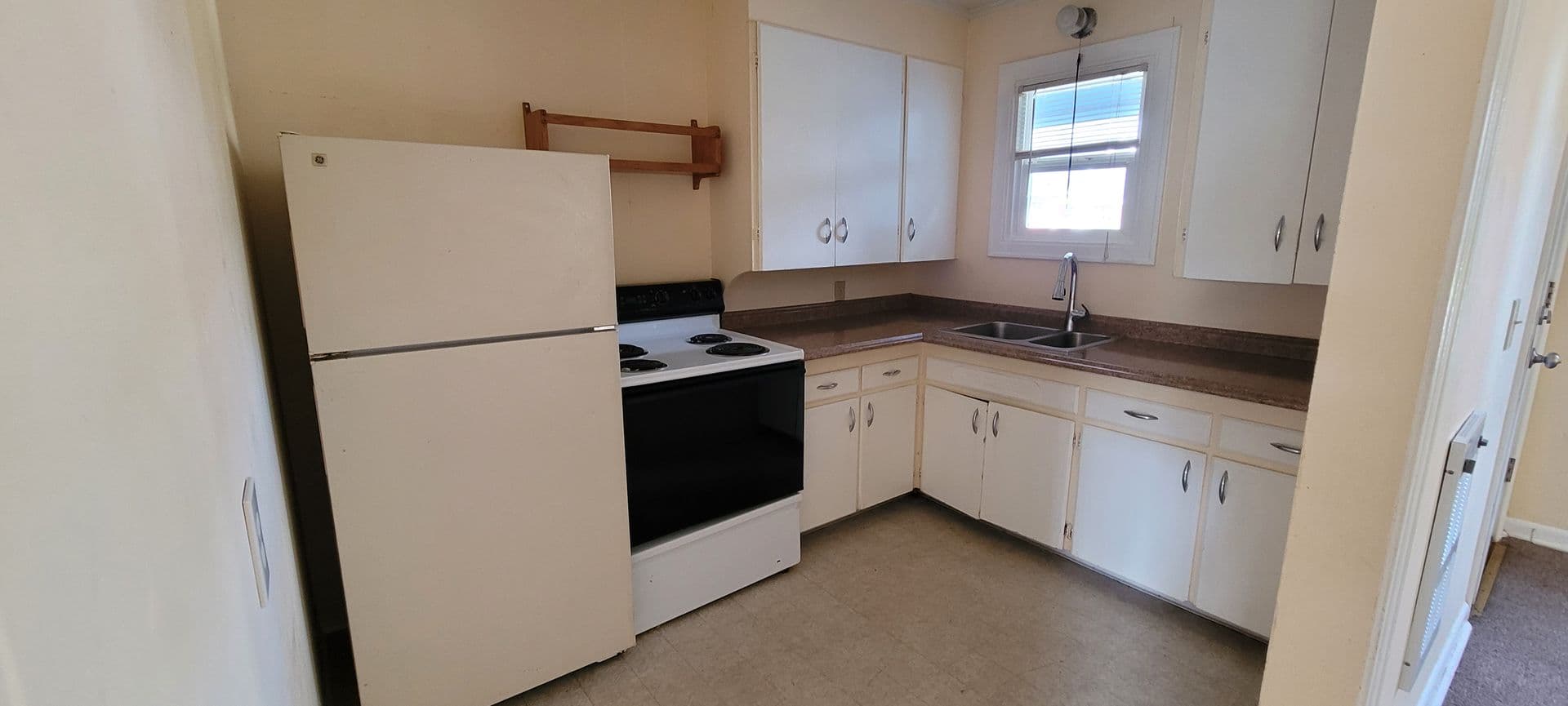 Hoquiam Apartment: 217 Filmore Street