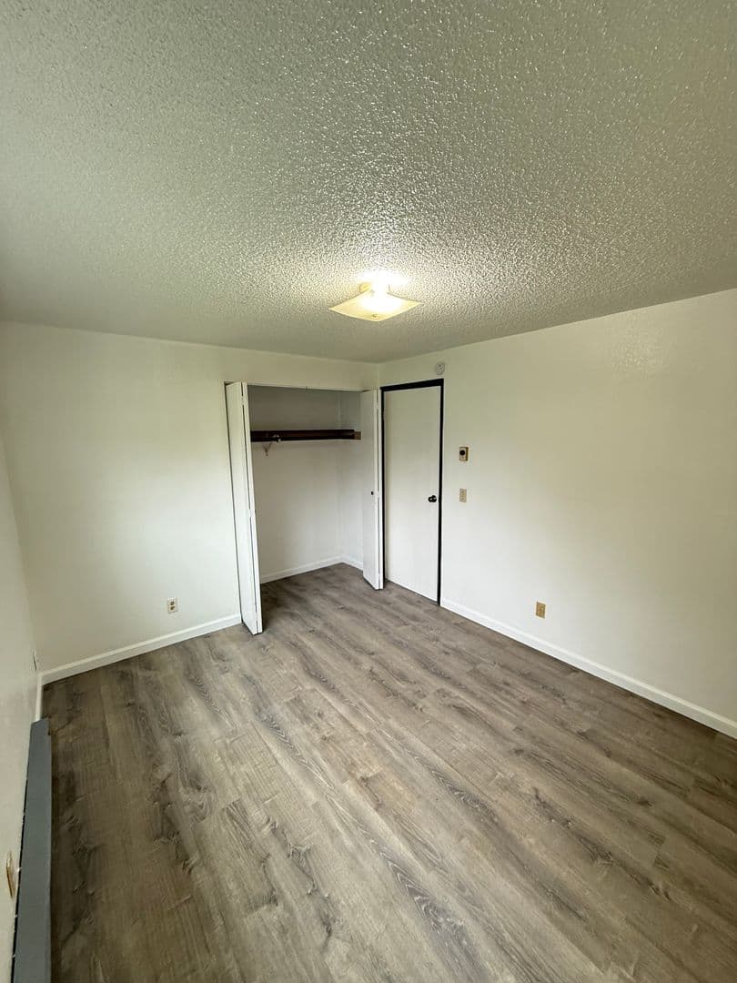 Hoquiam Apartment: 2211 Sumner Ave