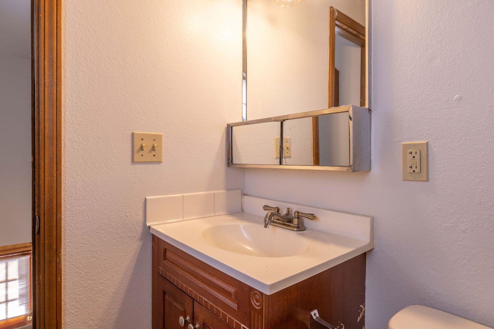 Big Bear City House: 713 W. County Club Blvd