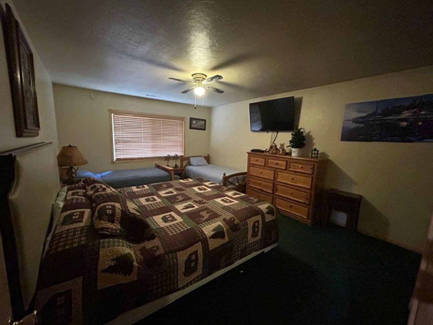 Big Bear City House: 213 E. Aeroplane