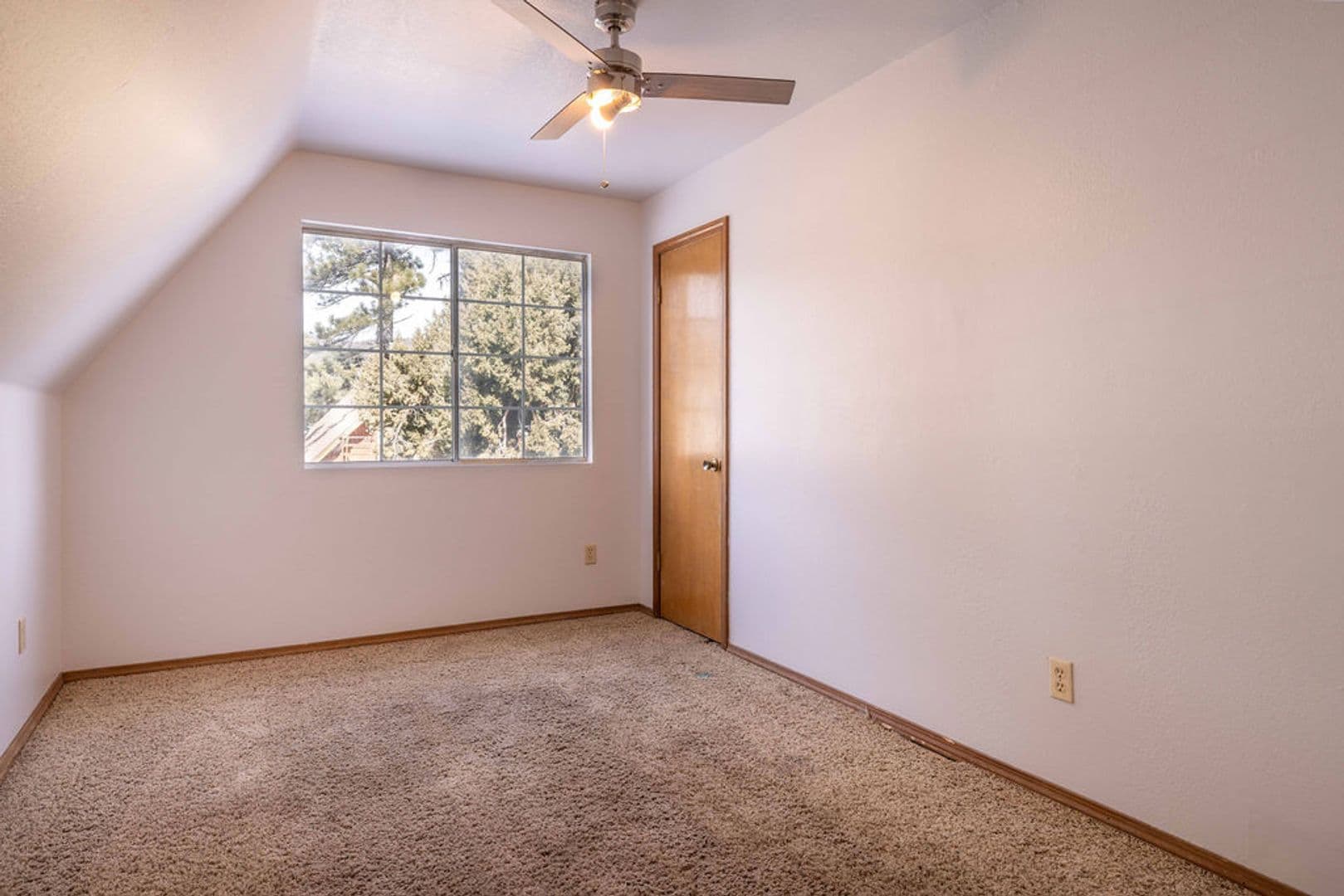 Big Bear City House: 713 W. County Club Blvd