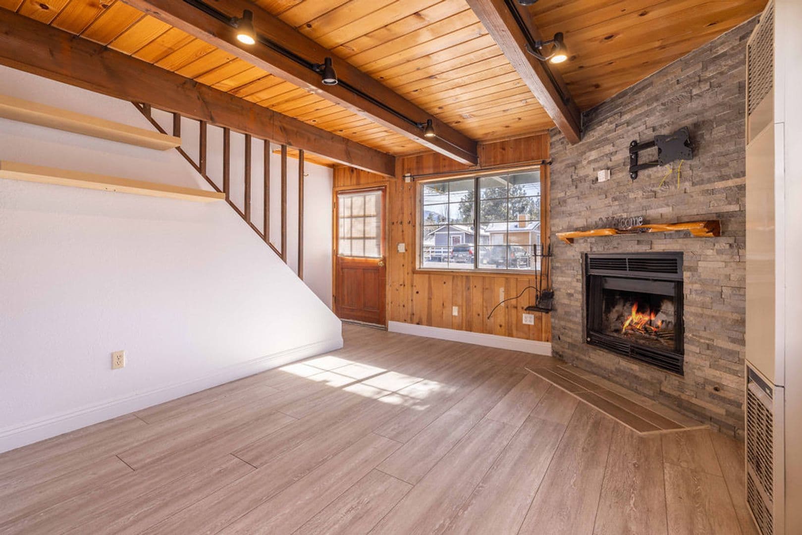 Big Bear City House: 713 W. County Club Blvd