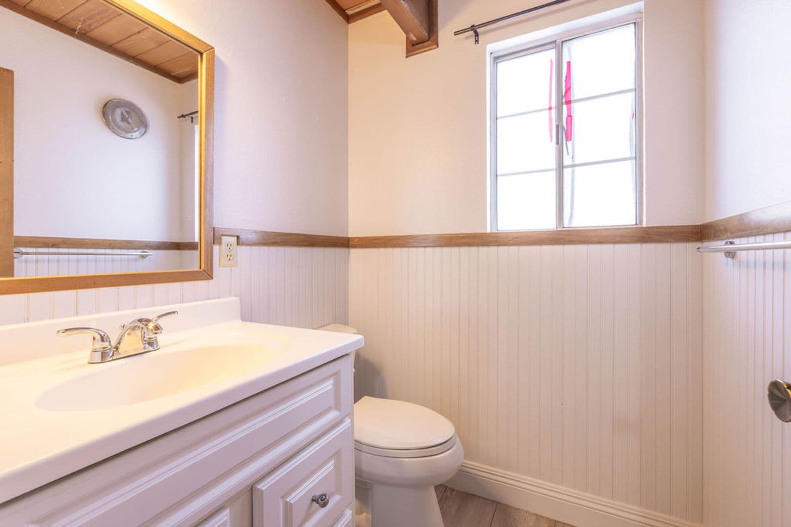 Big Bear City House: 713 W. County Club Blvd