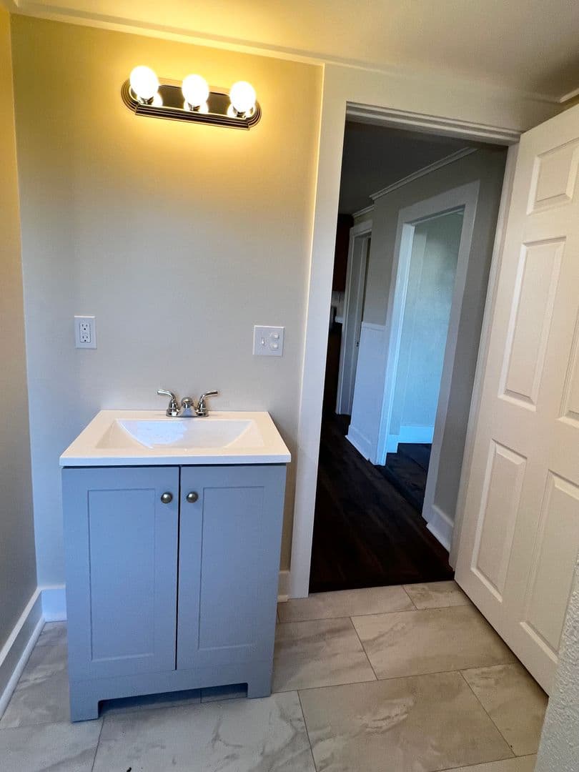 Middletown Apartment: 608 Bow Lane