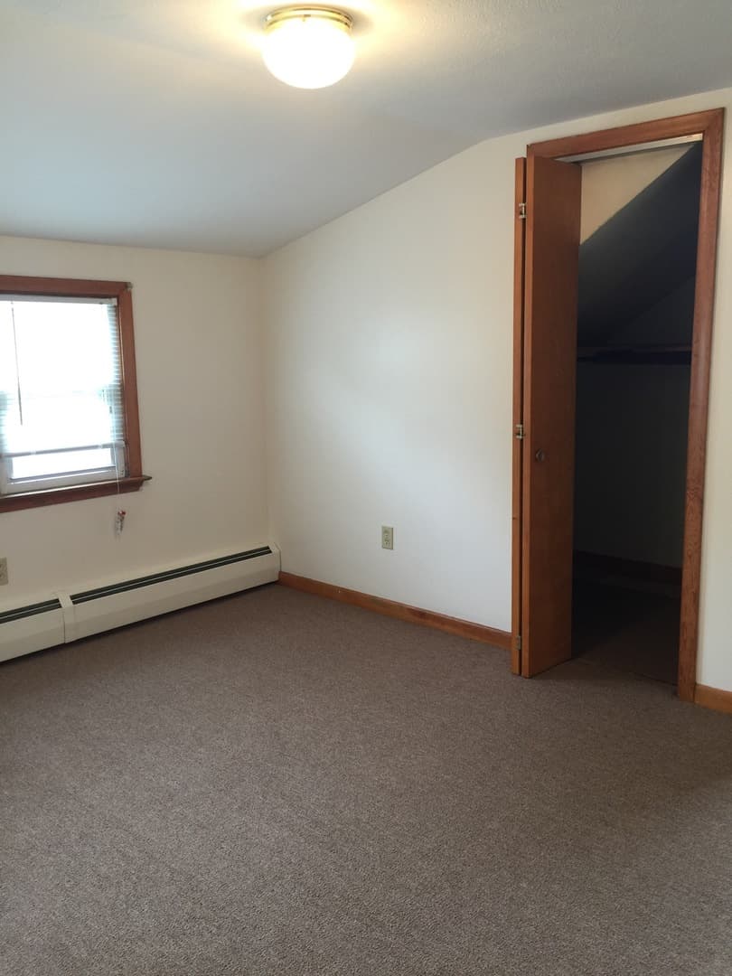 Middletown Apartment: 6 Silver Drive