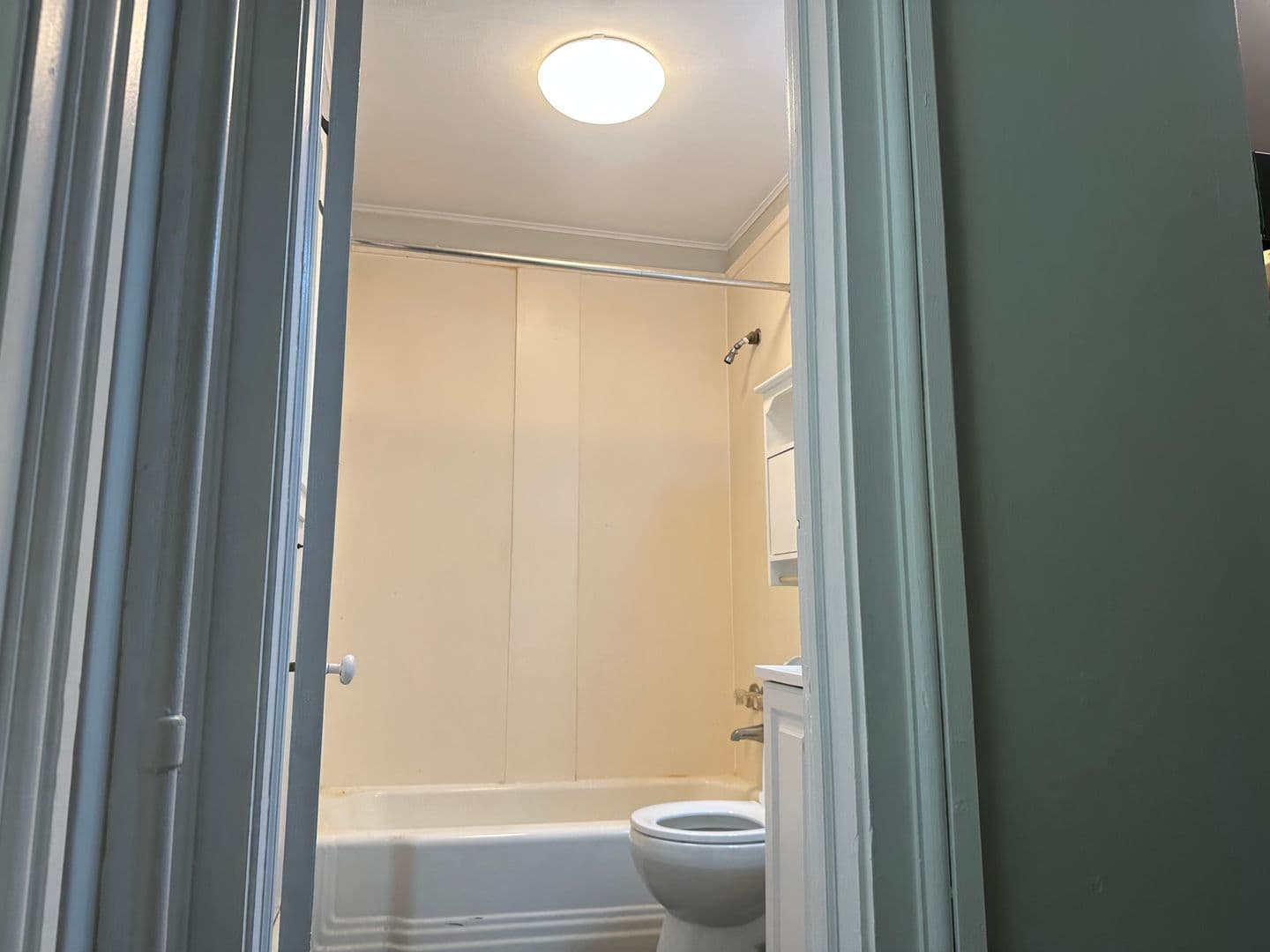 Middletown Apartment: 17 Broad Street