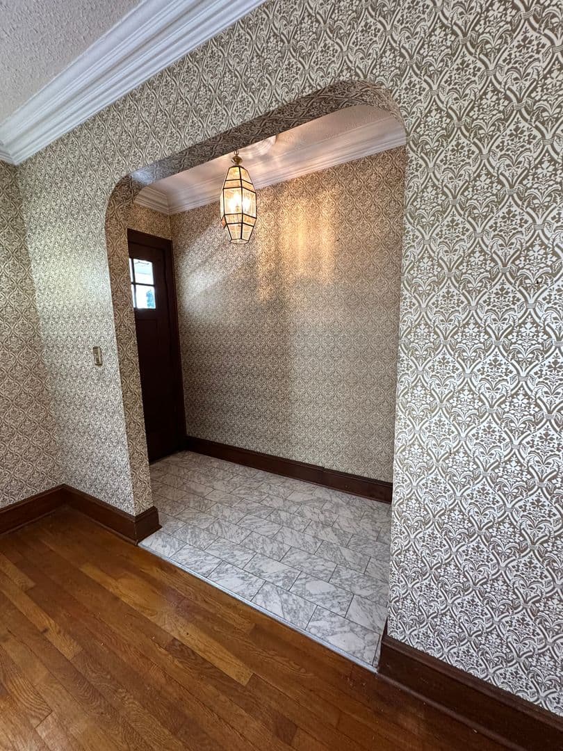 Middletown Apartment: 10 Erin Street