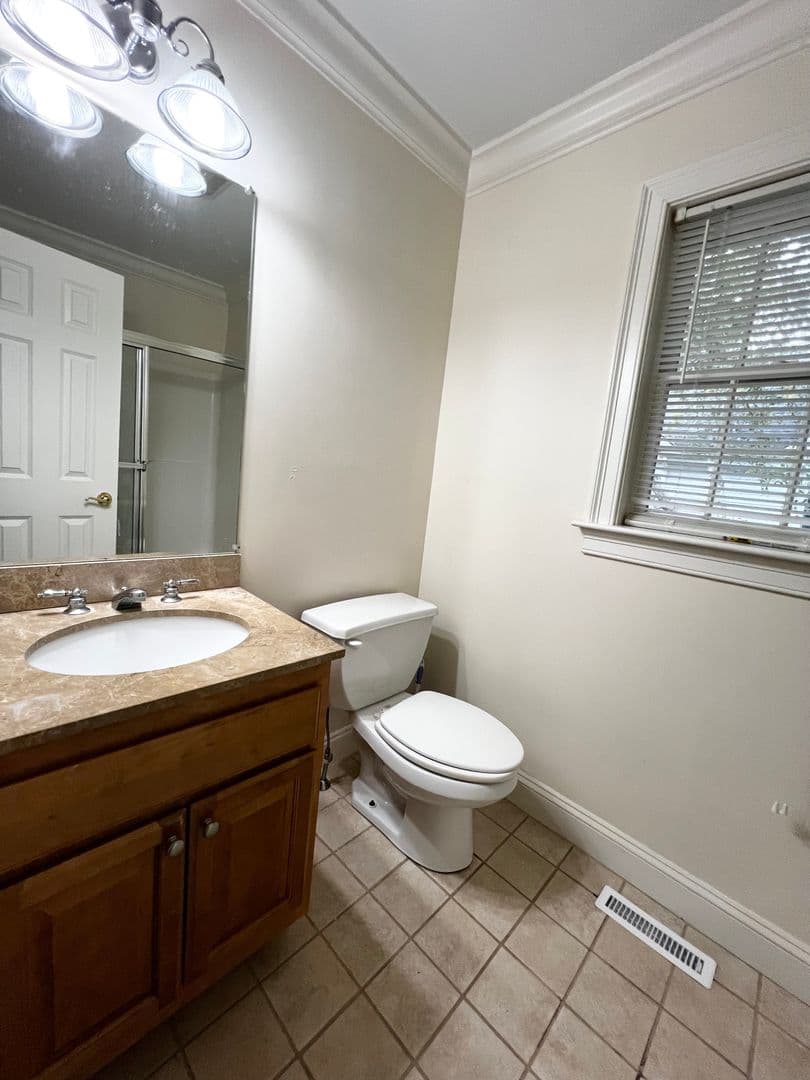 East Haddam House: 11 Pinehurst Lane