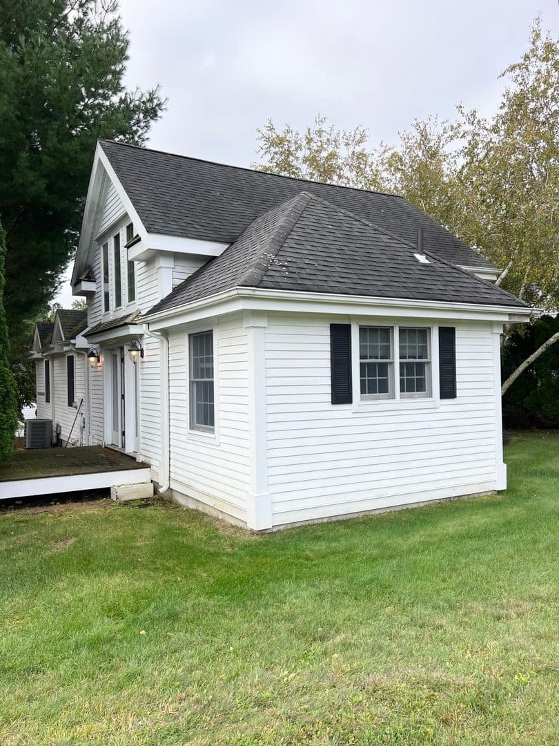 East Haddam House: 11 Pinehurst Lane