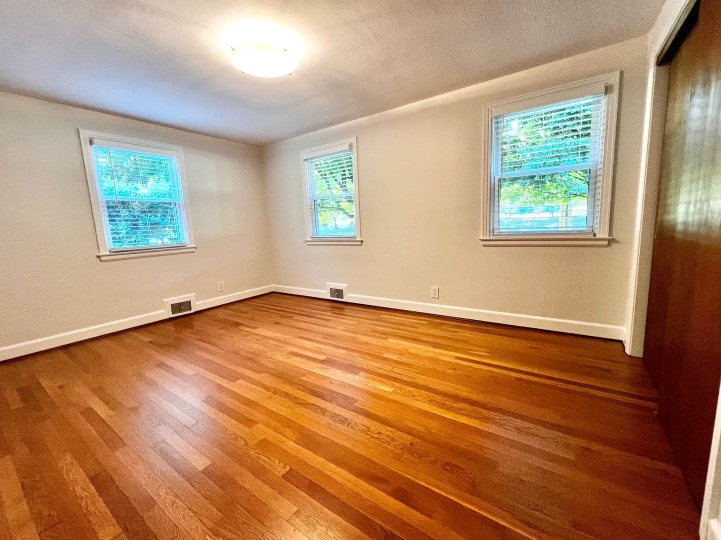 Glastonbury House: 1360 Main Street