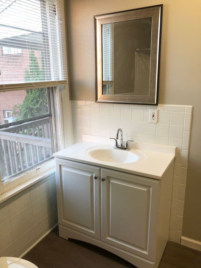 Middletown Apartment: 58 Washington Street