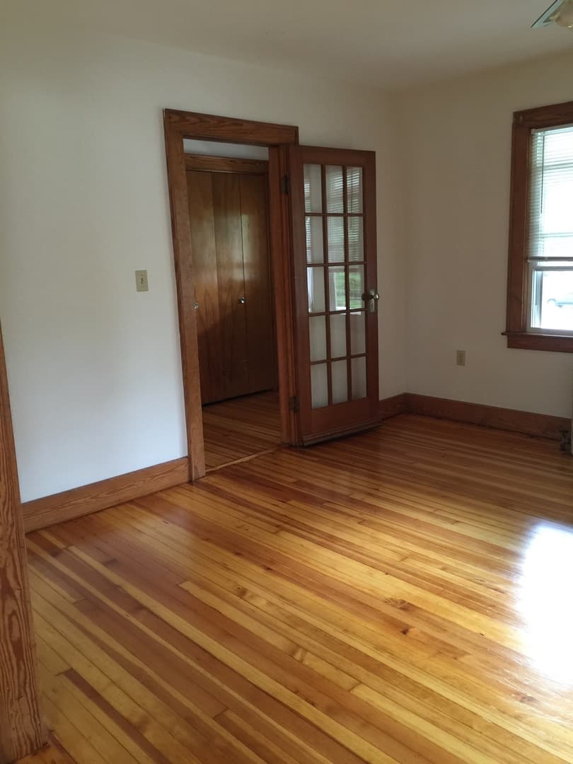 Middletown Apartment: 6 Silver Drive