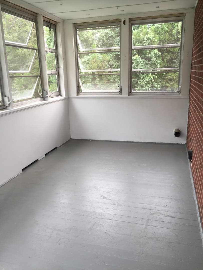 Middletown Apartment: 6 Silver Drive