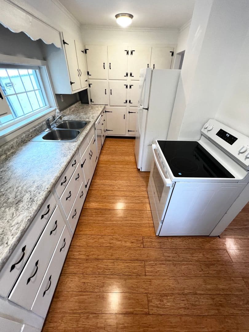 Middletown Apartment: 128 East Street