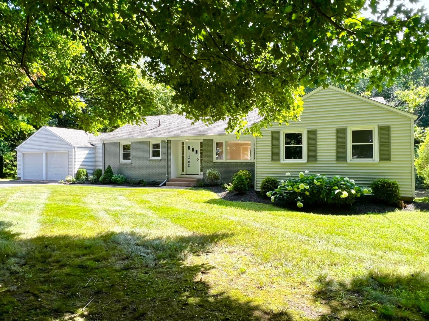Glastonbury House: 1360 Main Street