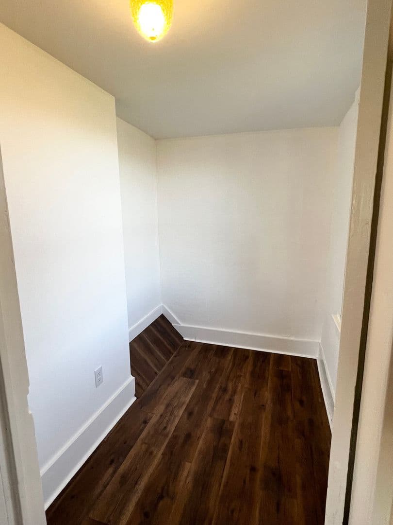 Middletown Apartment: 608 Bow Lane