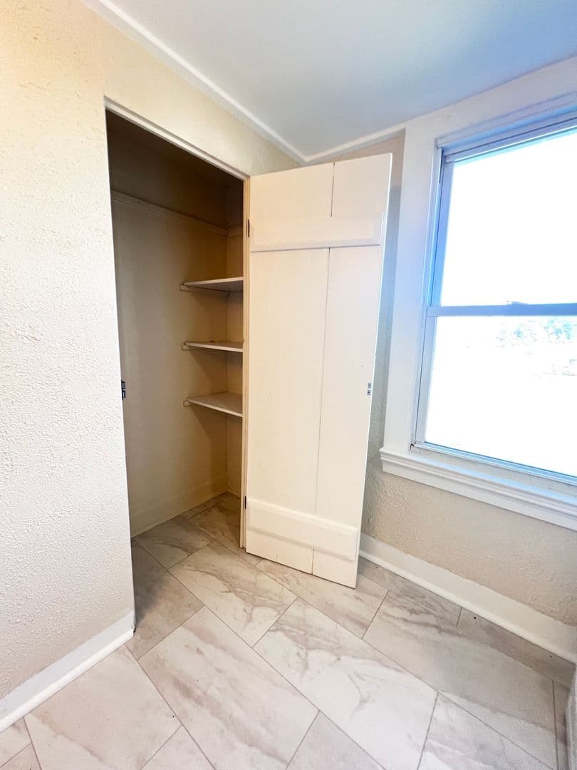 Middletown Apartment: 608 Bow Lane