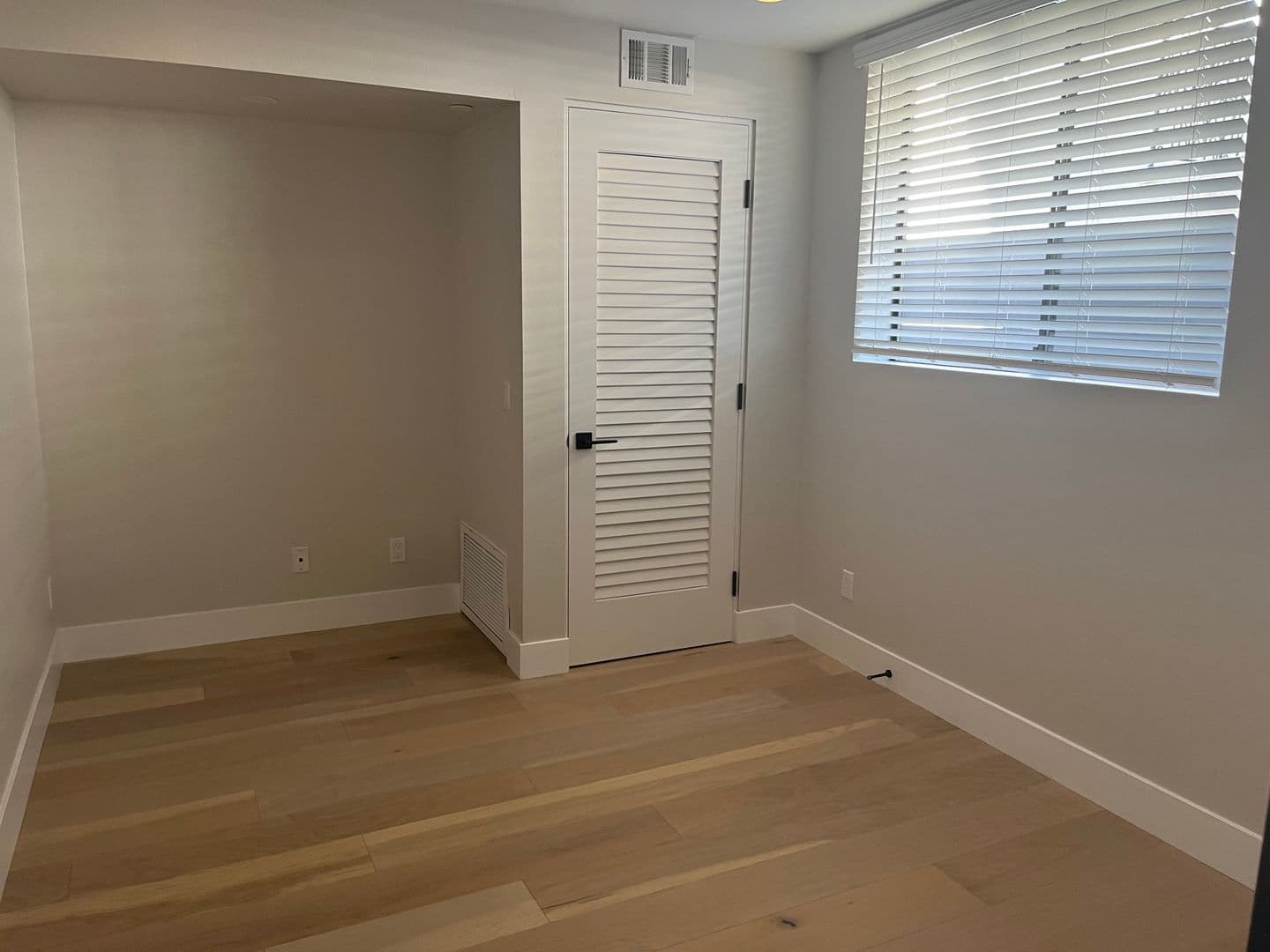 San Diego Apartment: 3104-3118 Garrison Street