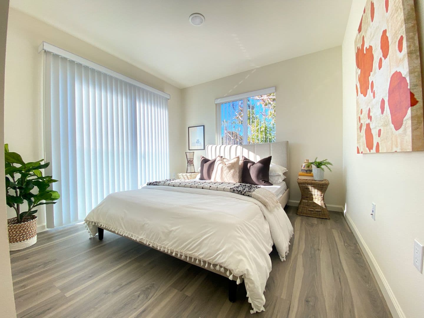 San Diego Apartment: 1704 Hornblend