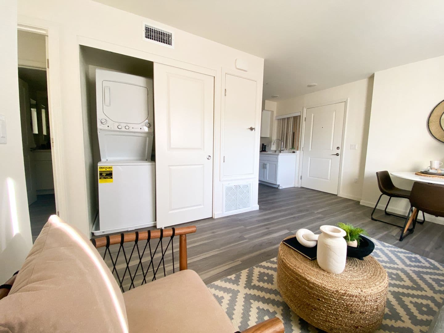San Diego Apartment: 1704 Hornblend