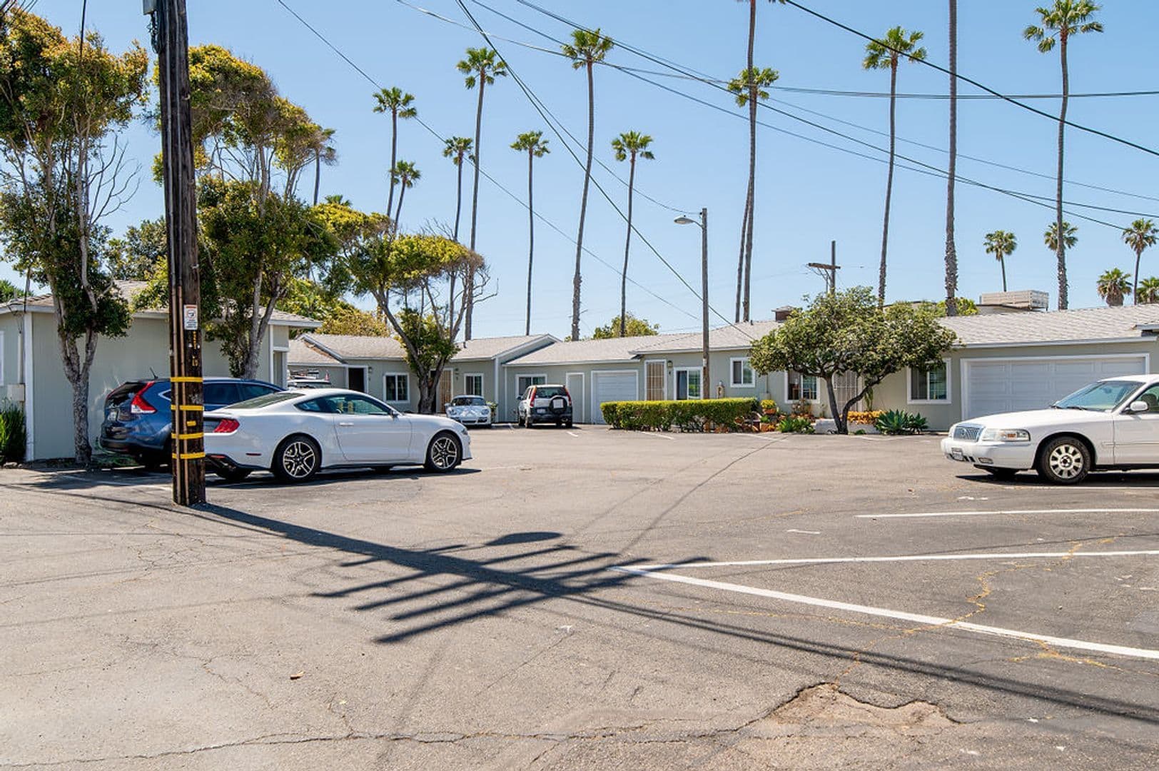 Oceanside Apartment: 2001-2003 S Coast Hwy
