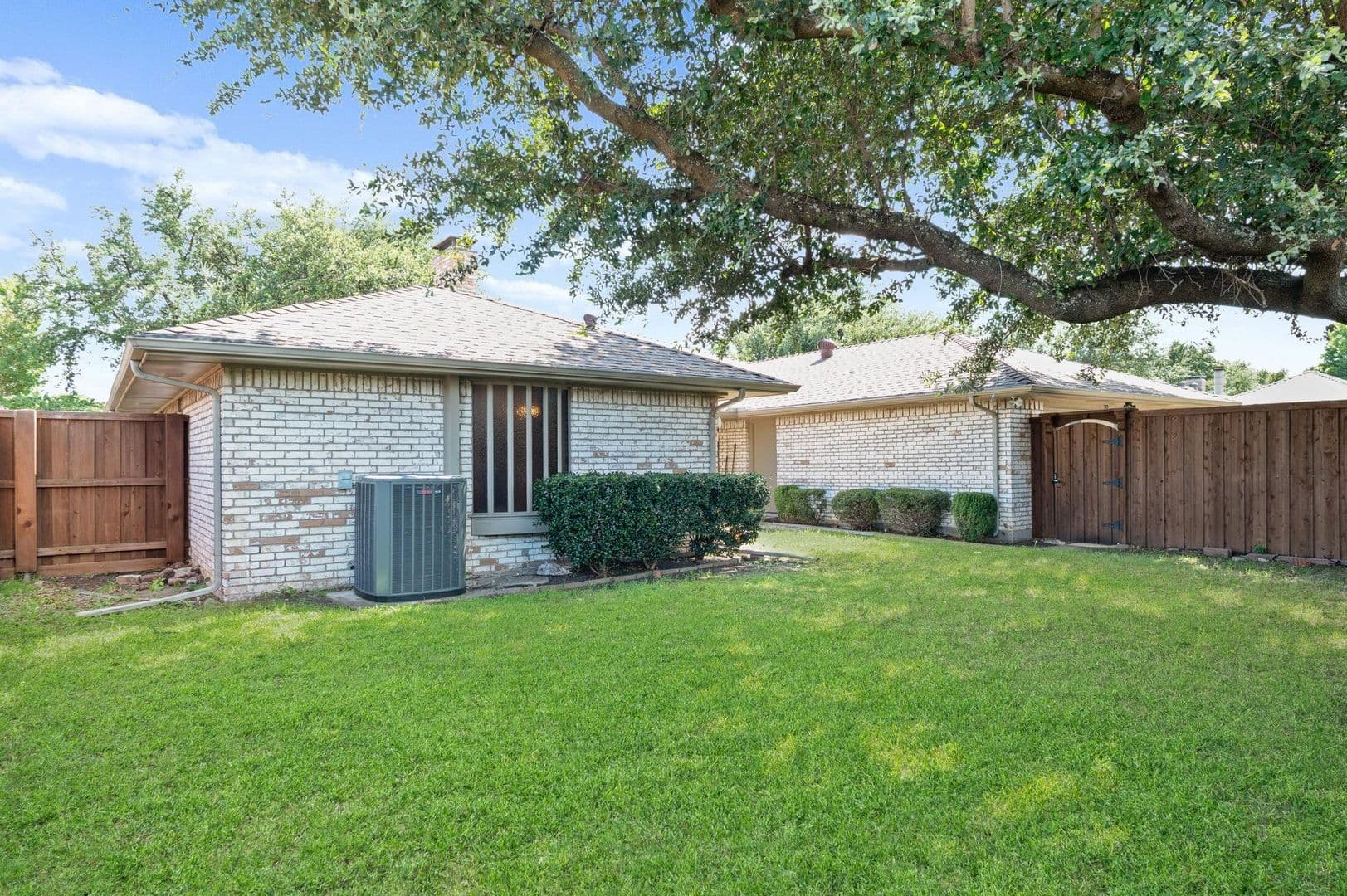 Richardson House: 621 Harvest Glen Drive