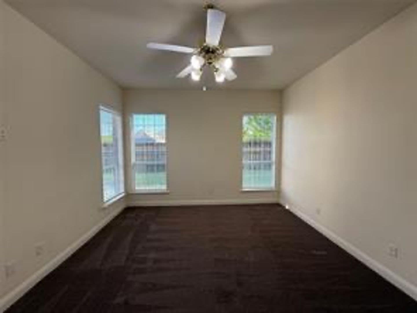 Murphy House: 123 Hillcrest Dr