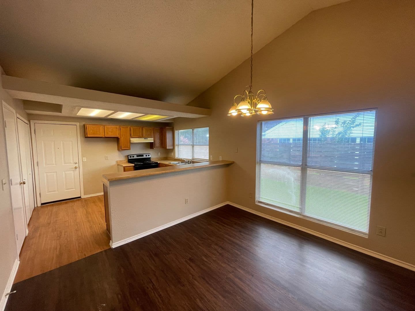 Rowlett House: 7614 Cousteau