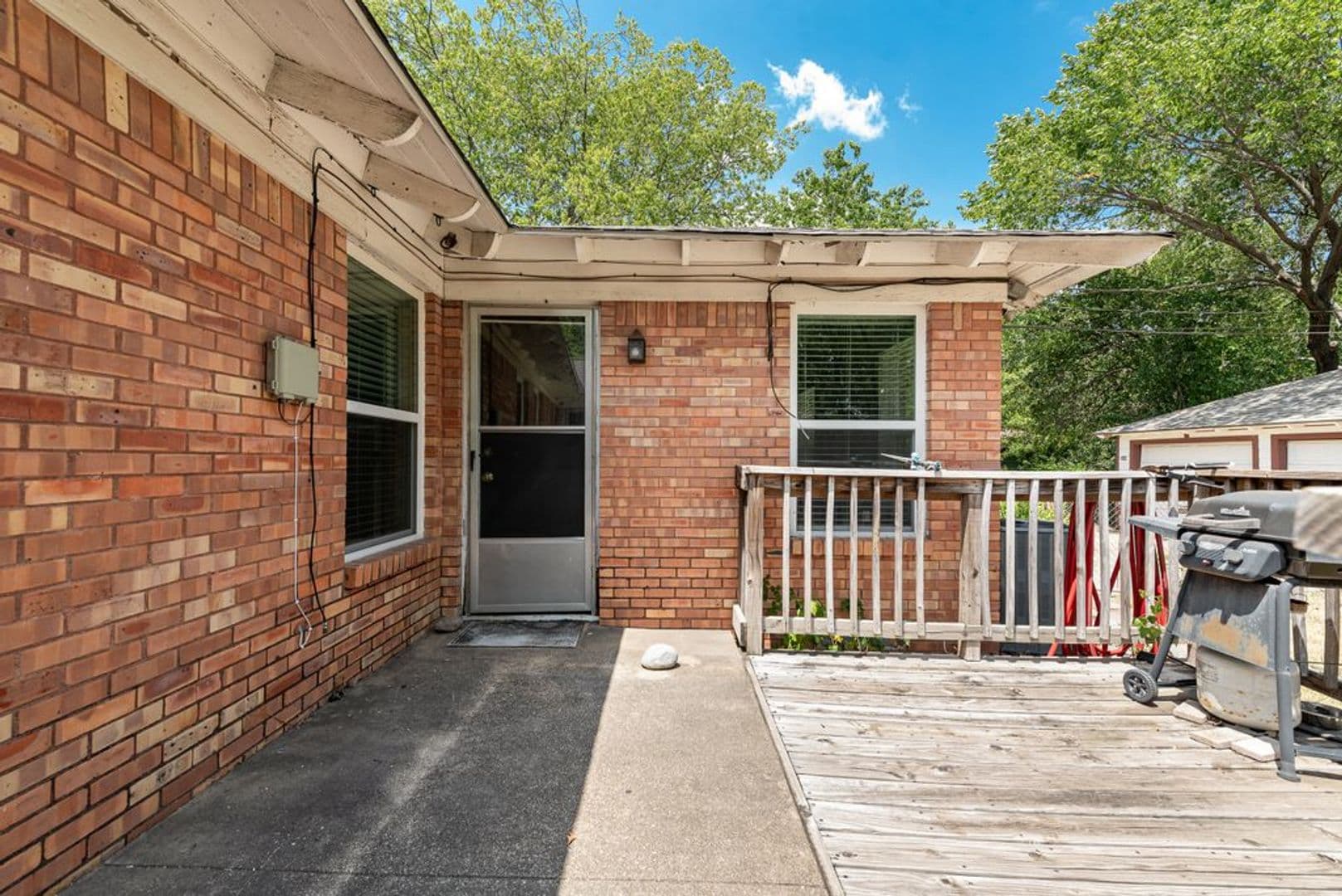 Dallas House: 9506 Mercer