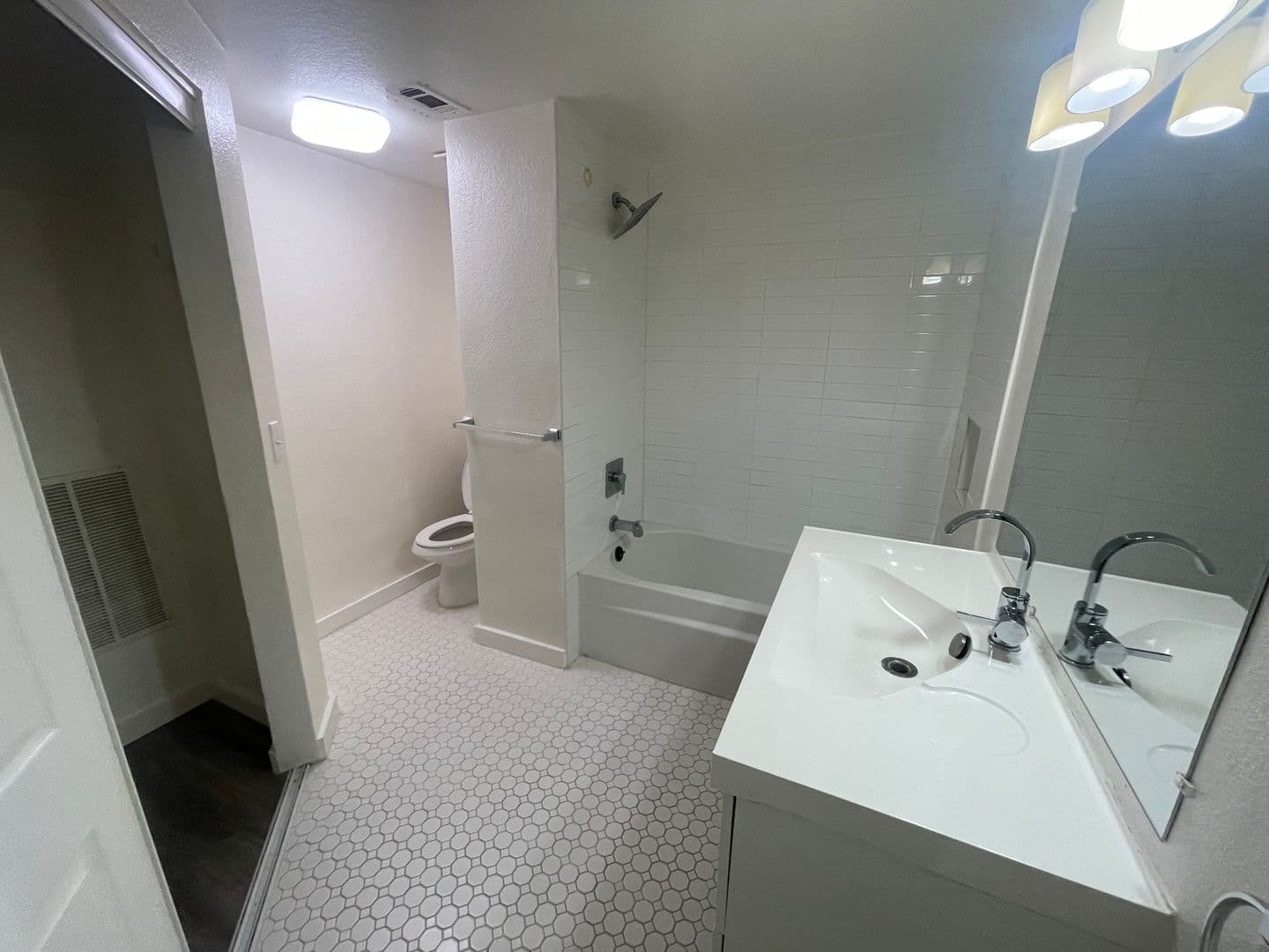 Dallas House: 7474 Fair Oaks Avenue #7402