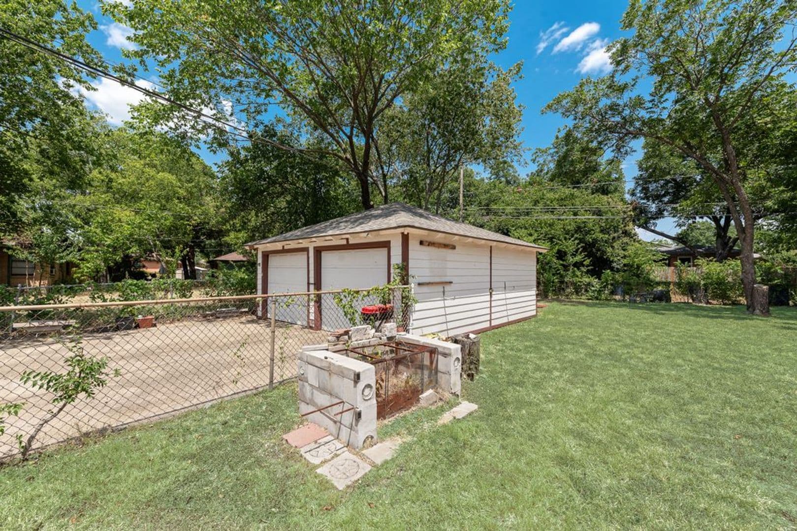 Dallas House: 9506 Mercer