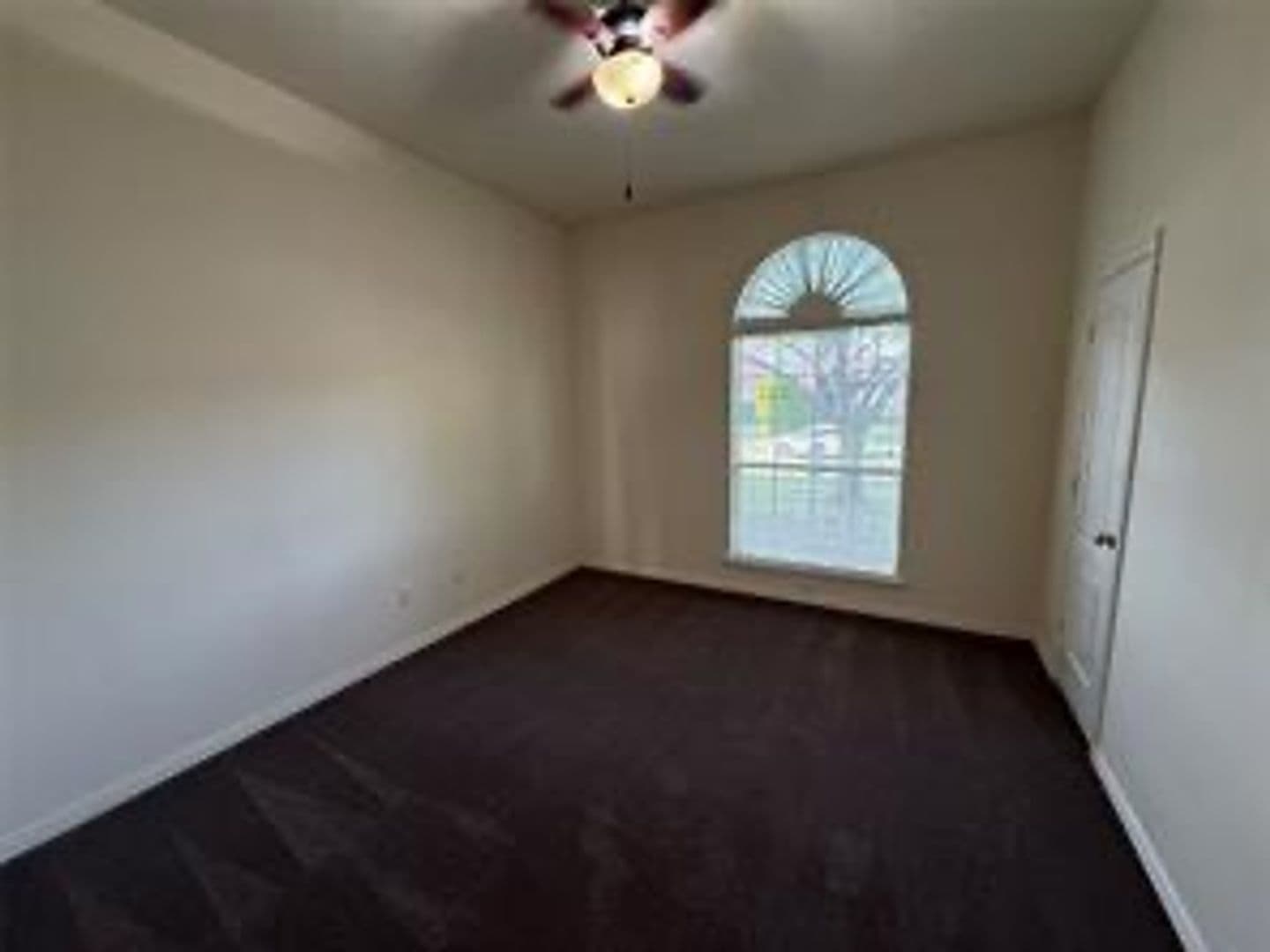 Murphy House: 123 Hillcrest Dr