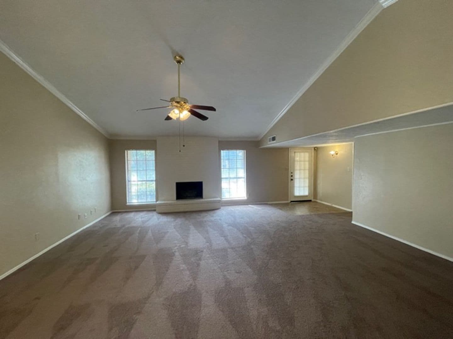 Rowlett House: 9401 Grant Dr