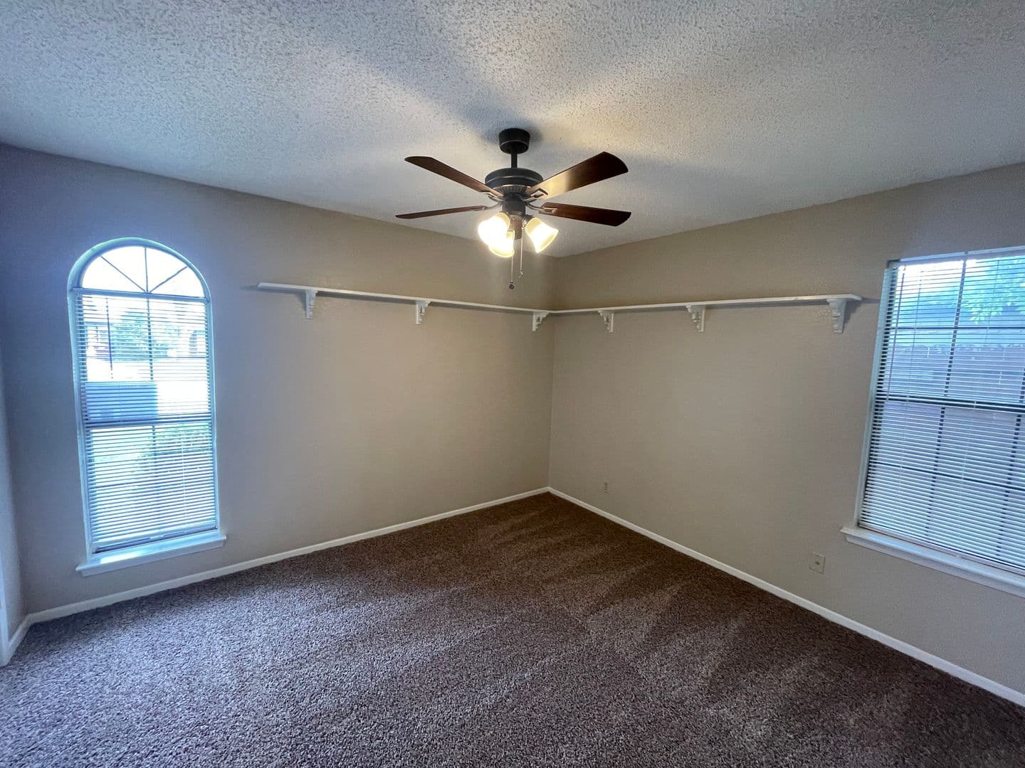 Royse City House: 821 Loganwood DR