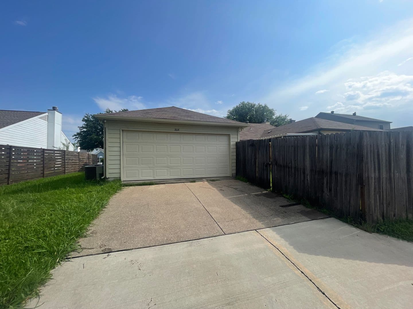 Rowlett House: 7614 Cousteau