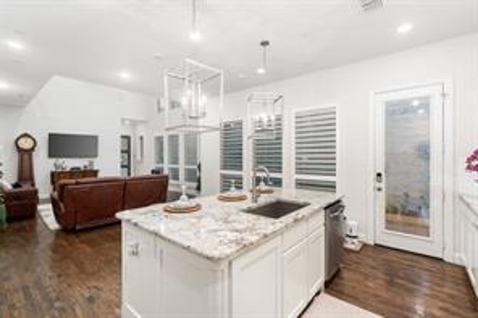 Allen House: 1054 Drew Lane